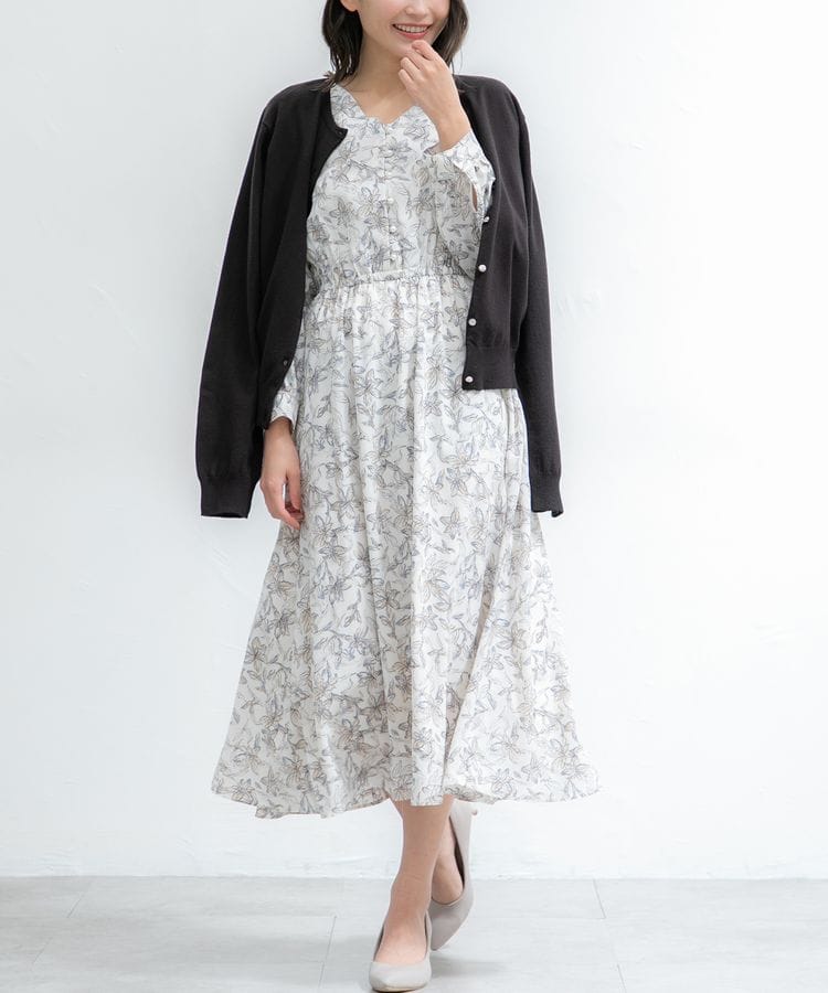 出所：ハニーズ公式通販　パール釦使いワンピース