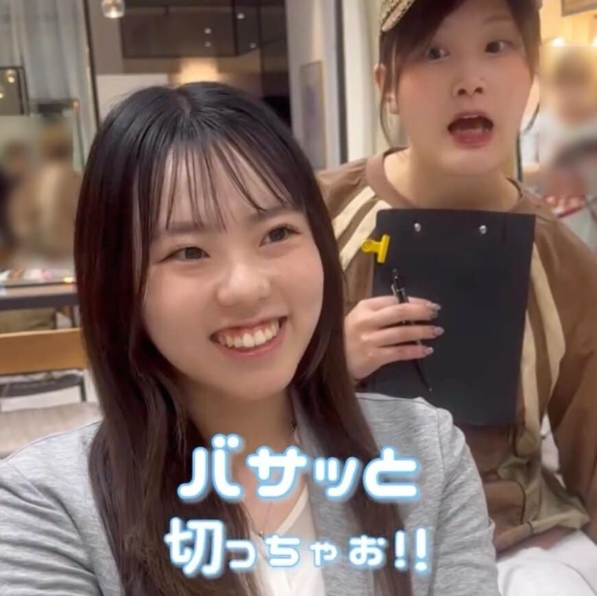 「顔が丸いんで」可愛い系の女性がバッサリ!“縦感ある大人系スタイル”が素敵すぎて思わず二度見