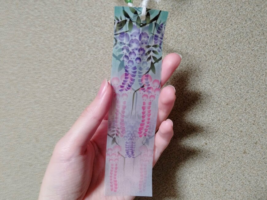 筆者撮影（ダイソー、ガラス風鈴（藤））