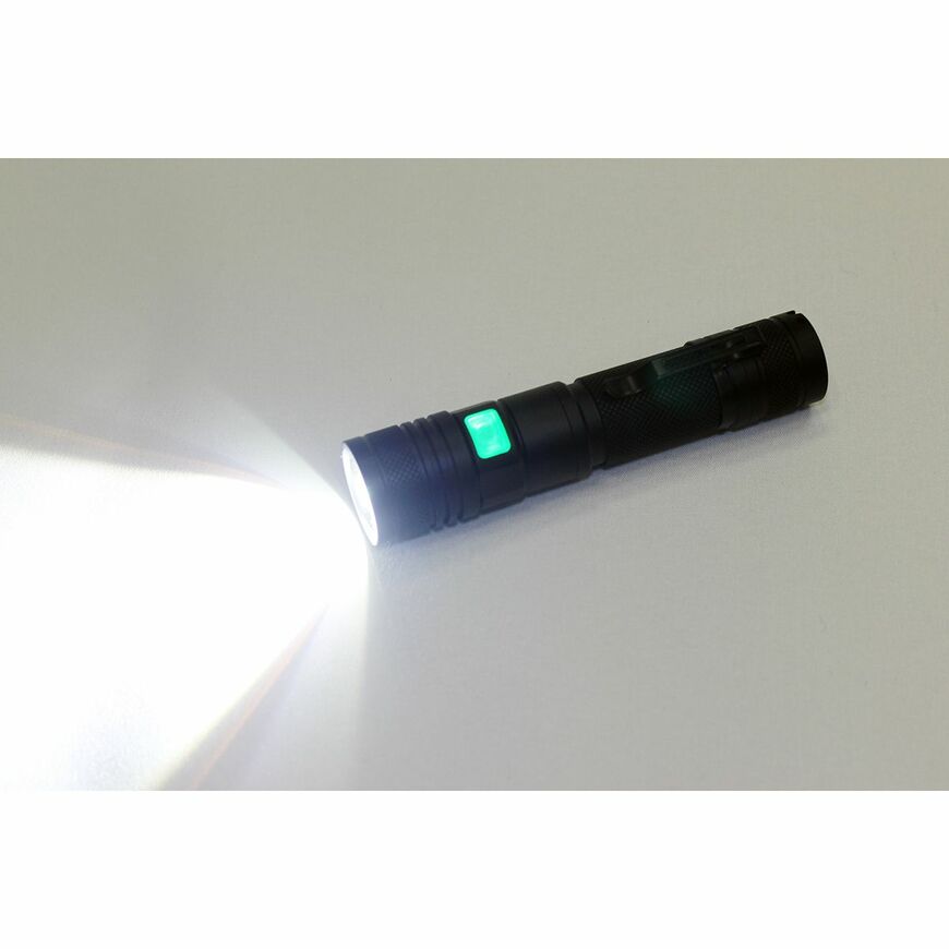 出所：オートバックス公式ブランドサイト　AQ. LEDハンディライト HL-01C ブラック