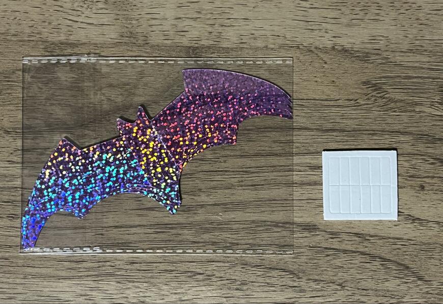 筆者撮影（セリア、ソリッドウォールステッカー こうもり6P）