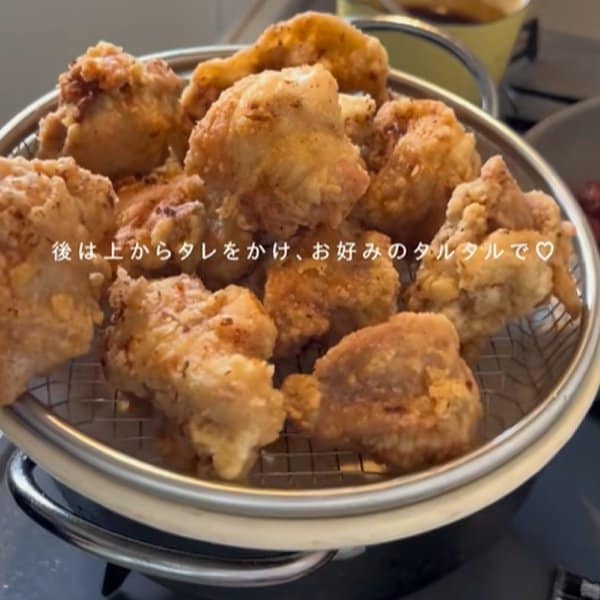 「カリカリサクサクなチキン南蛮弁当」しば漬け入りのタルタルソースが目を引く愛妻弁当