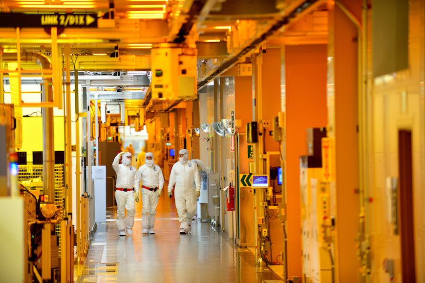 Intelを阻む微細化の壁、10nm量産を再延期