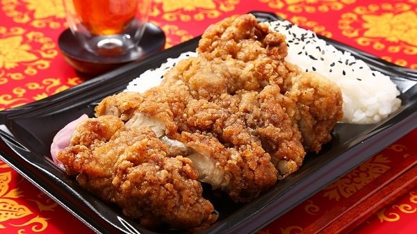 五香粉香る!大鶏排(台湾風竜田揚)弁当