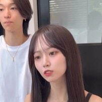 顔まわりの隙間に悩む女性が「プロの技」でイメチェン！「初髪型すぎる」と見惚れる