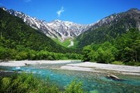  iPhoneで撮影したとは思えない？長野県・上高地の川の透明度が「すごすぎる」と思わず二度見