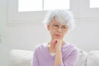 10月から「年金の手取り」が増えるのはこんな人。天引きされる税金・保険料とは？「年金振込通知書」の確認を