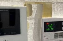 「我が家も…と勇気が出ました」モニター周りのボロボロの壁紙→新しい壁紙で修繕！明るい空間に大変身！