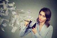 【元銀行員は見た！】貯蓄下手さんのNG行動「あるある3選」