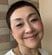 【64歳マダム】ホワイト基調の〈ワントーン×差し色コーデ〉に「素敵でお似合い」の声！オレンジの差し色でより華やかに