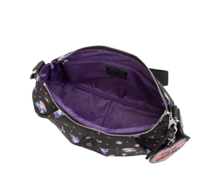 長財布や600mlのペットボトルも収納可能