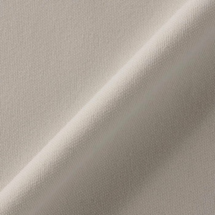 フロントの切り替え位置や両サイドなど、計3つのポケット付きで機能性も抜群