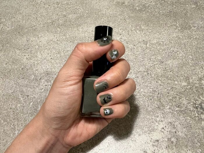 大人っぽいハロウィンネイルに仕上がりました