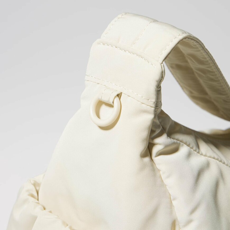 出所：ユニクロ公式　パフィーショルダーバッグ