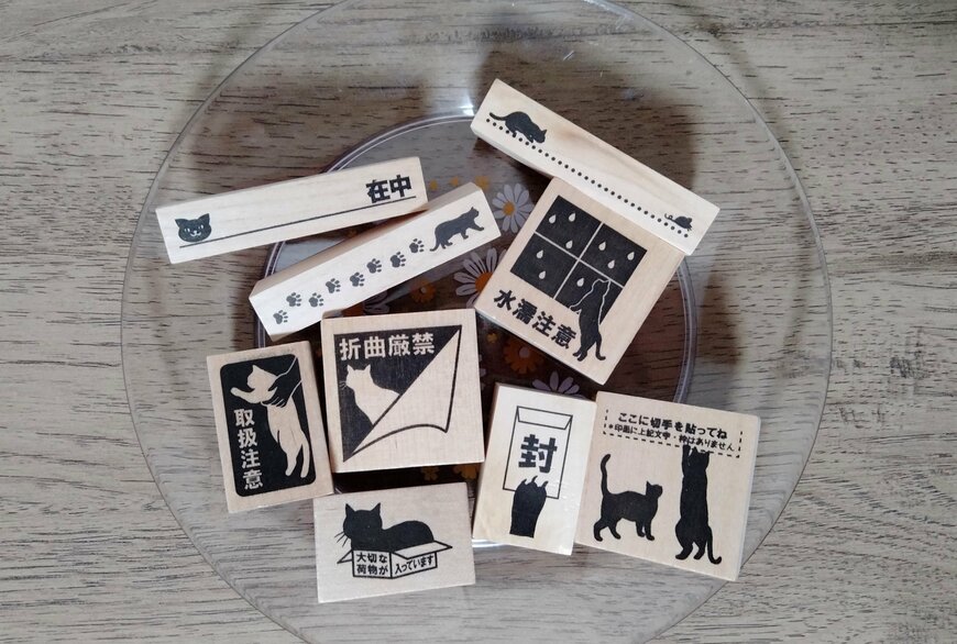 筆者撮影（セリア、クリアプレート 1P レトロフラワー）