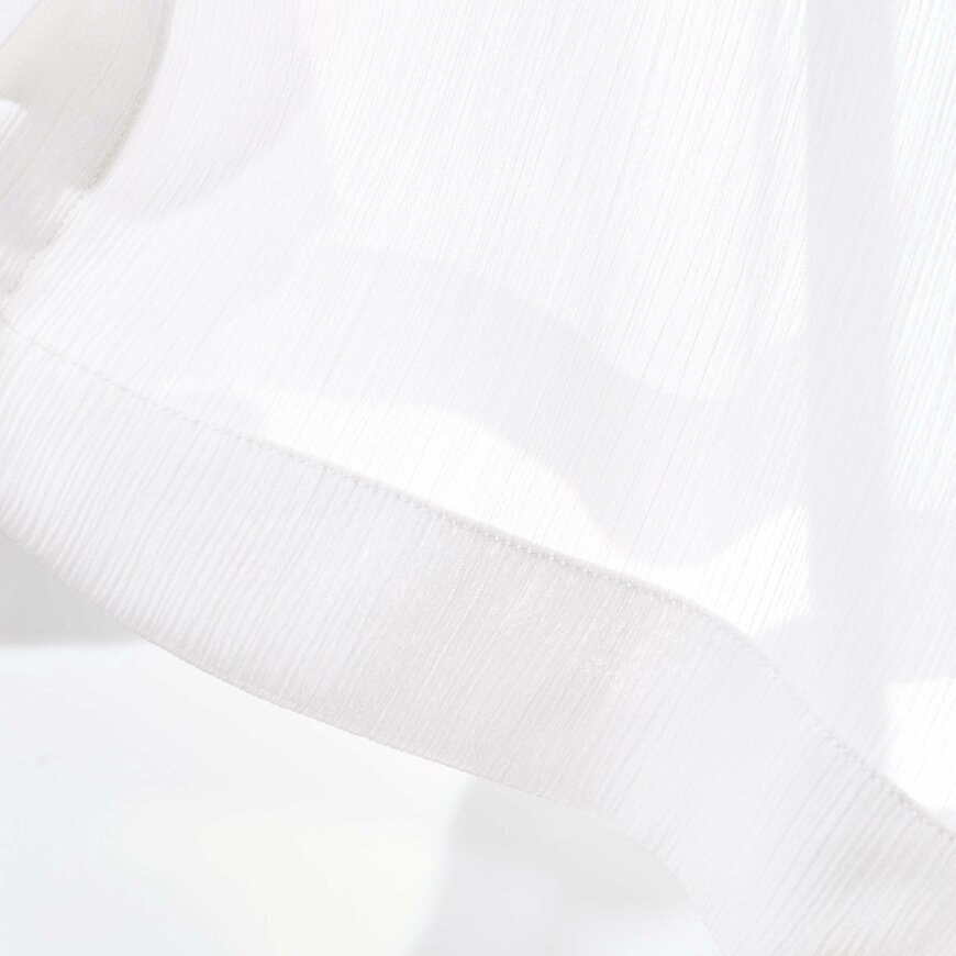 出所：ユニクロ公式　シアーシャツ