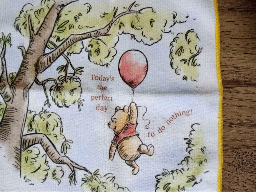 筆者撮影（セリア、〈プー〉マイクロファイバーハンカチ）