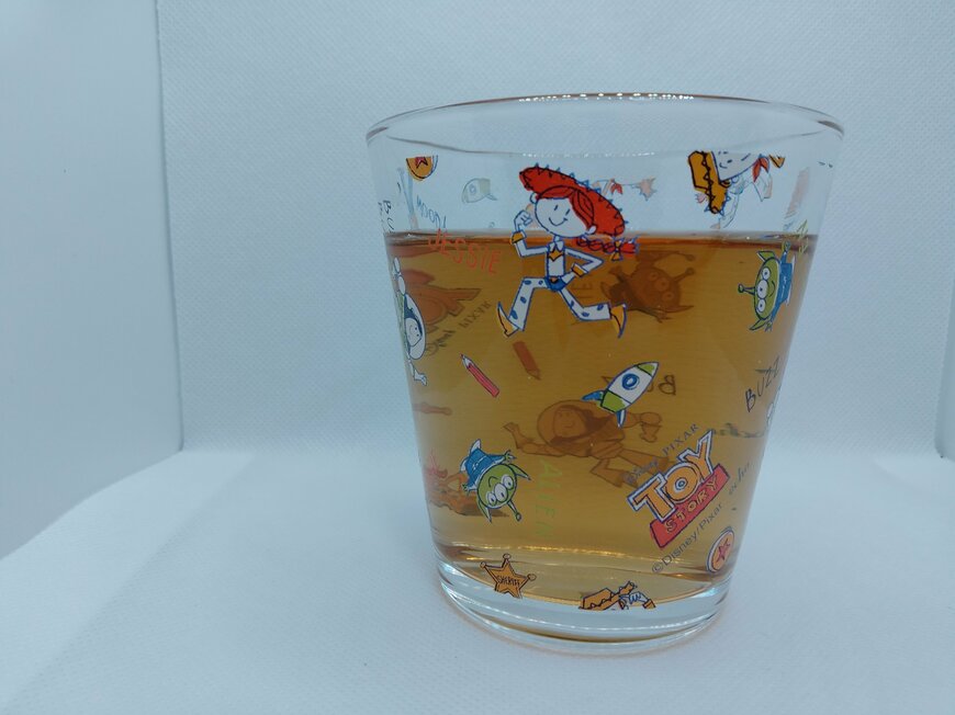 出所：筆者撮影（セリア、ディズニー・ガラスコップ）
