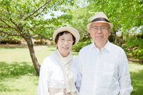 65歳以上は平均「毎月3万8000円」の赤字。これを配当で賄うのは可能？老後も緩く続ける運用