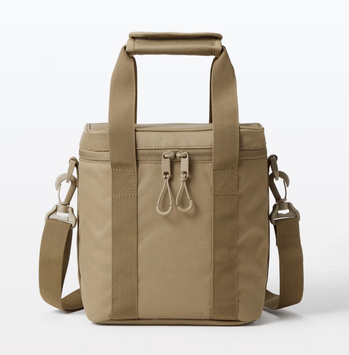 手持ちと肩掛けの2WAYスタイル