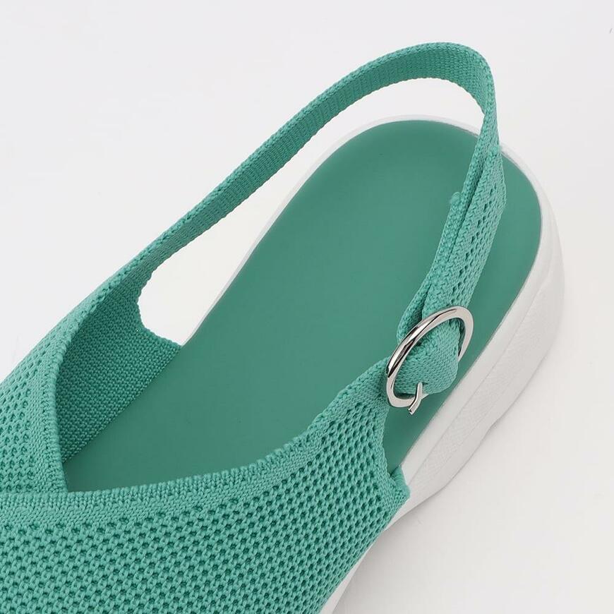 出所：ワークマン公式オンラインストア レディース　クロスストラップニットサンダル