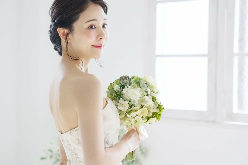 「結婚したい相手の職業」1位は公務員！魅力的な公務員の年収はいくら？