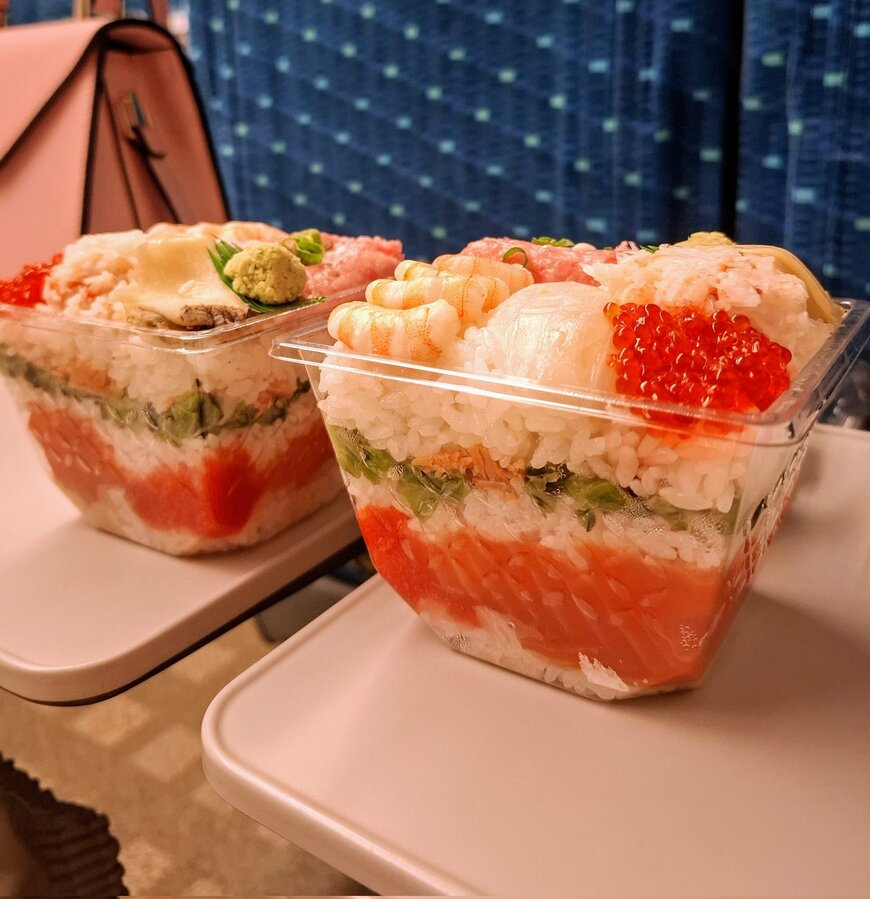 東京駅の大丸で購入したミルフィーユ丼