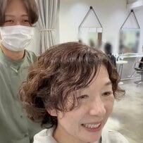 「新しい自分に出会いたい」悩み続けたくせ毛をプロの手で美しく！「別人級」と絶賛の声