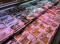 「沖縄県石垣島」の鮮魚コーナーがカラフル　南国らしい見た目に「あ、青い…」