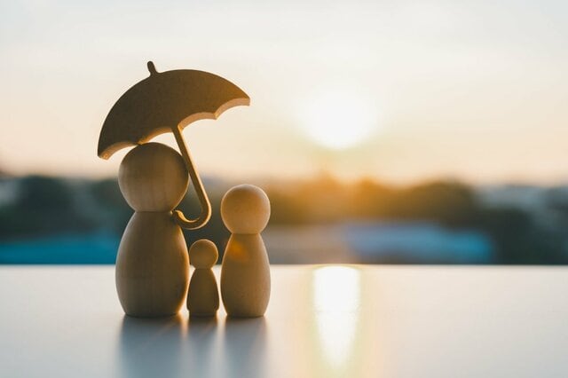 【生命保険料の節約】2026年8月の掛け捨て型の保険料は前年同月より減った。二人以上の世帯は年「9万8643円」、勤労者世帯は貯蓄型にも月2万416円