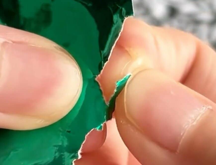 折り紙で作った「沖縄を表現した」ちぎり絵　感動的な仕上がりに見入ってしまう