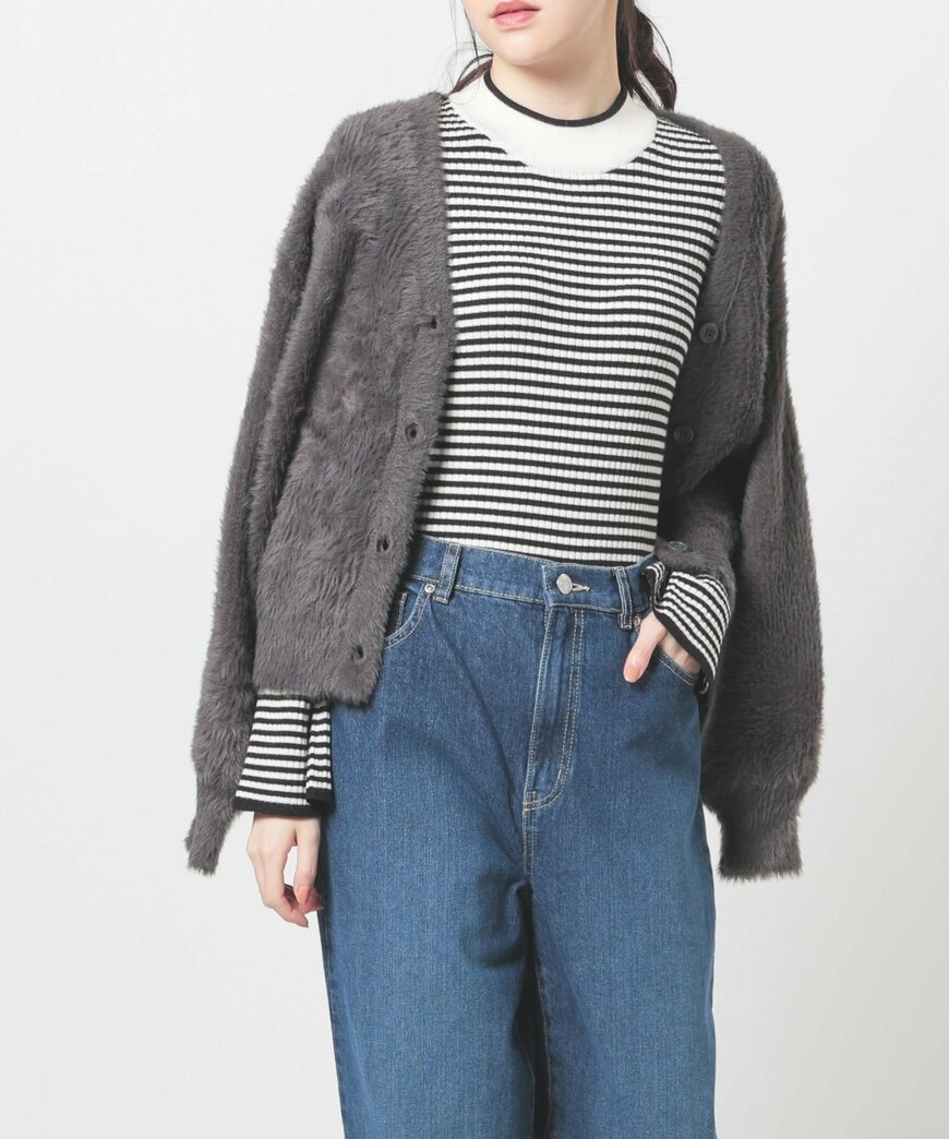 出所：ハニーズ公式　フェザーヤーンＶカーデ