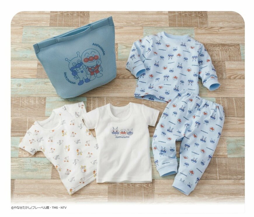 出所：赤ちゃん本舗　お泊りセット　アンパンマン（サックス）