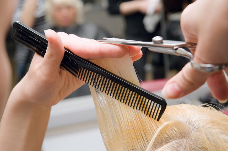 美容師はつらいよ：増加が続くも激しい競争にさらされる人気稼業