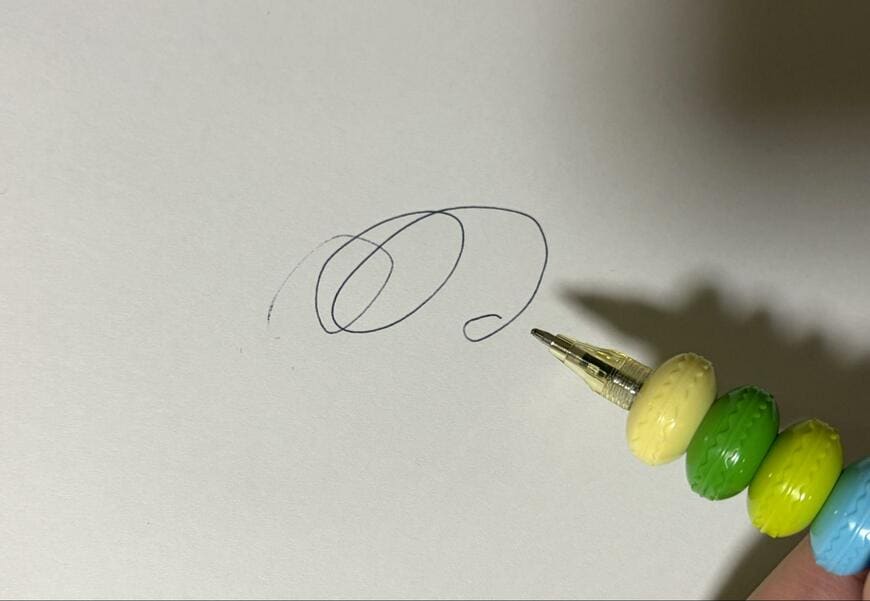 ダイソー、ボールペン(マカロン型)1.0mm商品画像