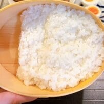 【朝7時に家を出る夫に作る愛妻弁当】お昼が楽しみになる絶品おかずを詰め込んだ「豚こまバーグ弁当」が見た目も鮮やかで美味しそうと話題