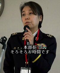 【自衛官の女子会】普段は精悍な本部長も「まさかの爆笑？」女性隊員たちの私服オフショットが話題！