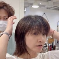 「伸び放題でした」髪を軽くしたい女性が“カット”で劇的イメチェン！「こういうショートにしたい」の声