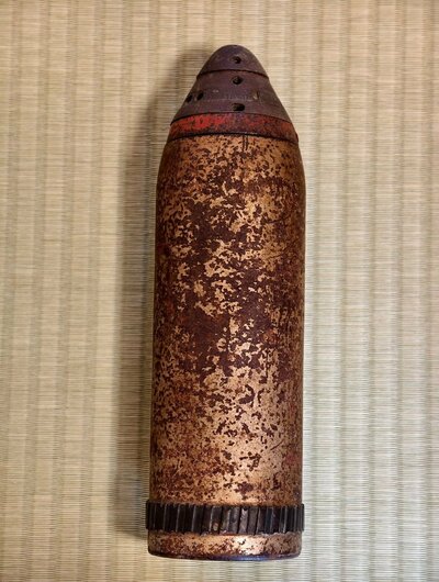 ドアストッパーとして使われていたのは…