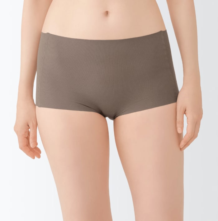 縫い目や洗濯タグがなく、肌あたりの優しさが抜群のショーツ