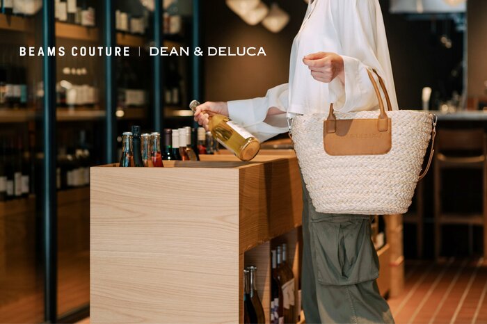 フロントにはおしゃれな「DEAN & DELUCA」のロゴ