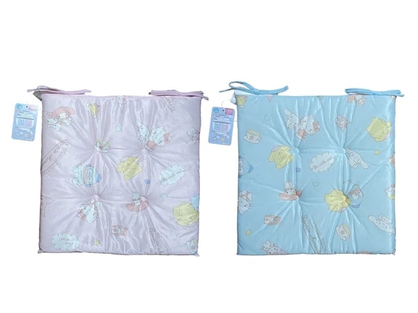 出所：ダイソー公式　接触冷感　シートクッション（サンリオキャラクターズ）