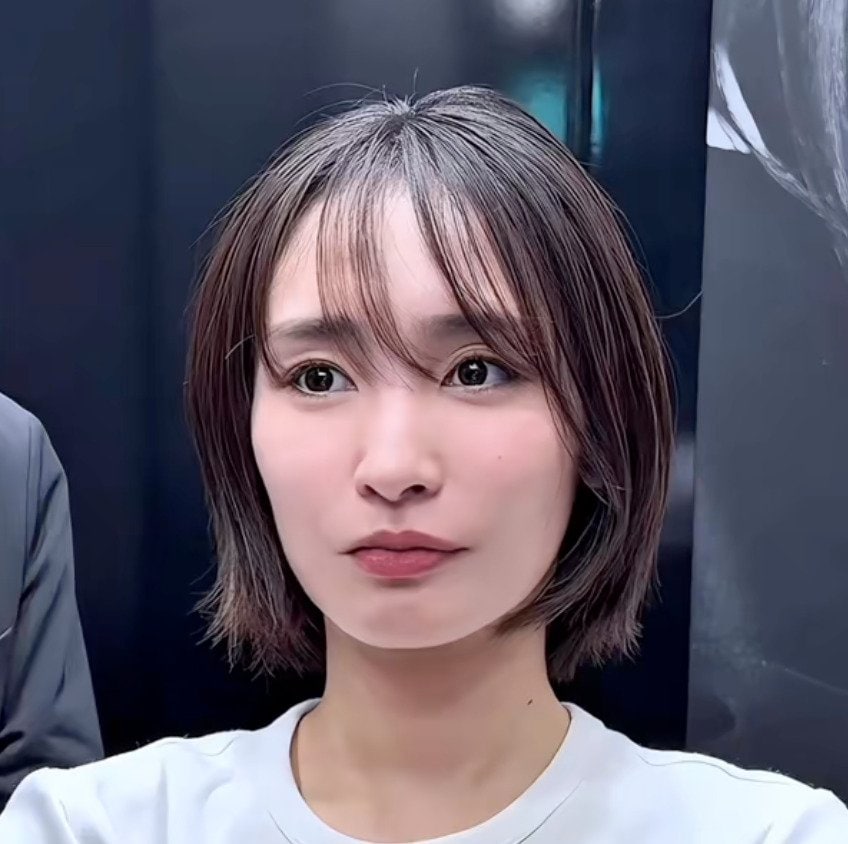 【変身】毛先の「ハネ」に悩む女性がお任せでショートに！可愛すぎる髪型に本人も驚き