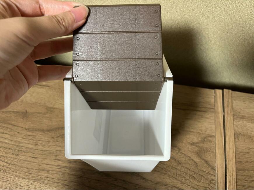 筆者撮影（ダイソー、卓上ハウススイングペール）