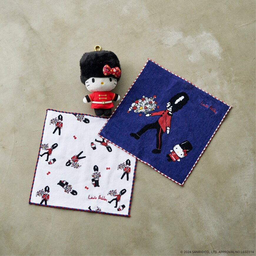 ローラアシュレイ、ハローキティハンカチとチャームの写真