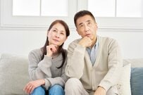 【老後資金はいくら必要？】貯蓄2000万円以上保有は70歳代で3割弱！約65歳以上の夫婦世帯の暮らしは毎月赤字？
