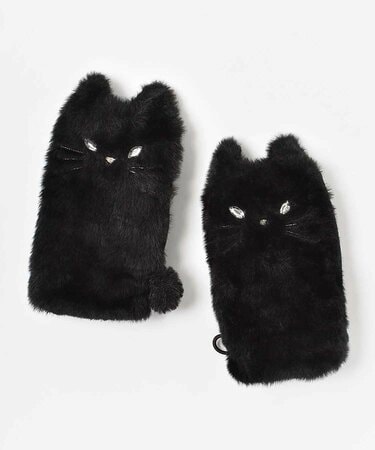 新品タグ付 シンクビー 手袋 猫 刺繍 カシミヤ混 ラビットファー 黒 どこで売ってるの？と聞かれます」ふわもこファーの〈ねこ手袋〉で猫