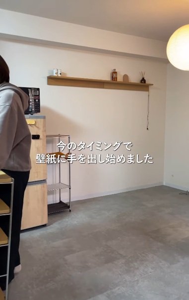 変身前のリビングの壁