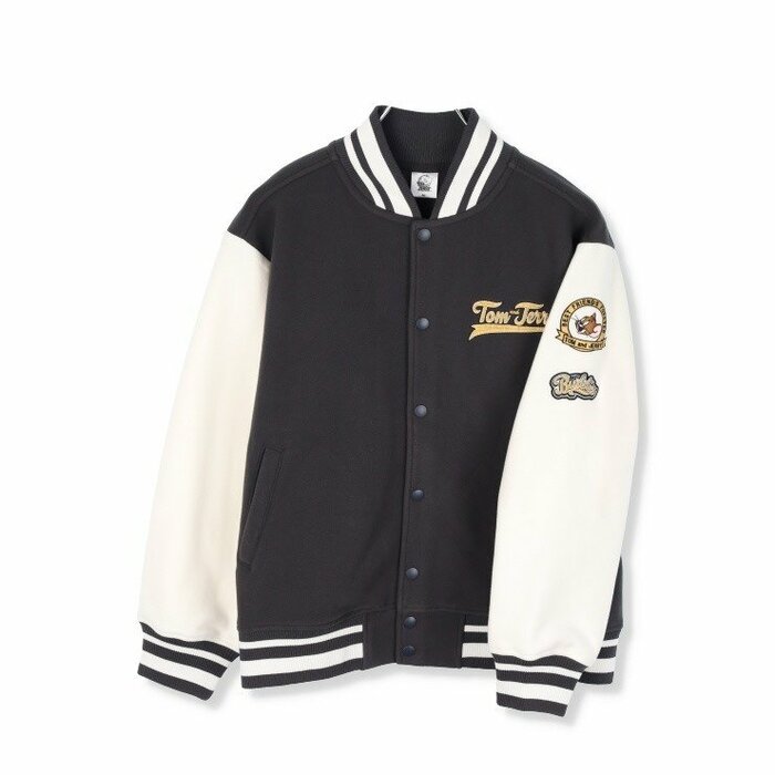 今回のスタジャンはどれもゆったりとしたシルエットが特徴