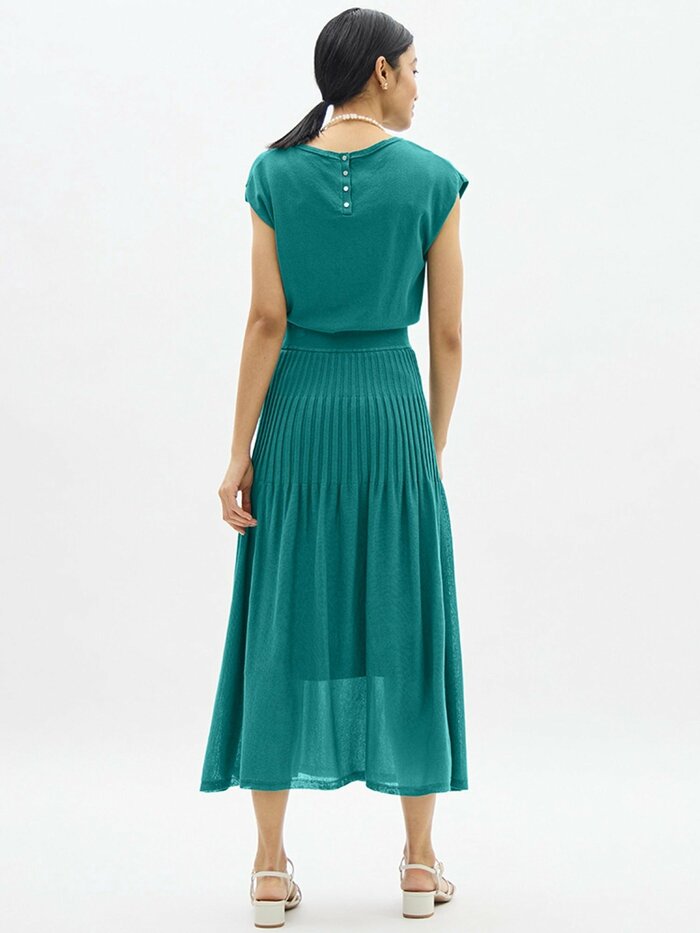 GU公式 シアーニットフレアスカート